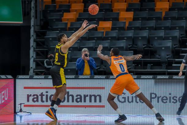 似动作引发 似动作引发