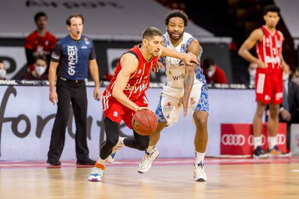 为球队增添 为球队增添